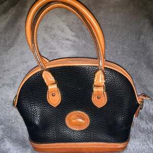 Dooney & Bourke Vintage 2 way bag